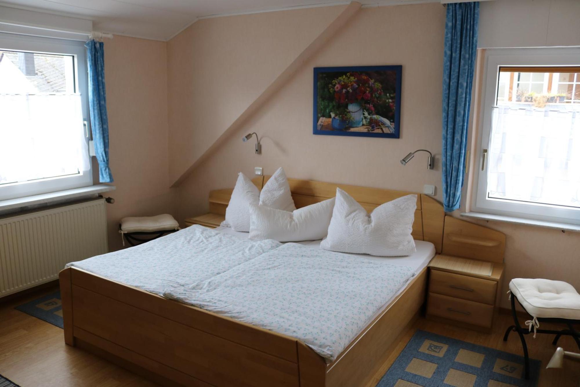 Ferienwohnungen Und Appartements - Haus Budinger Alf Exteriör bild