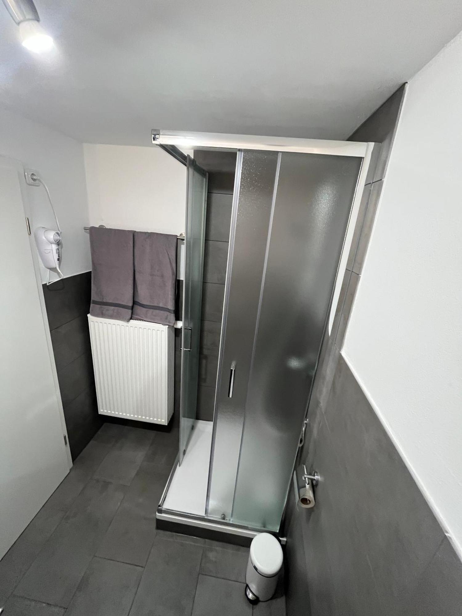 Ferienwohnungen Und Appartements - Haus Budinger Alf Exteriör bild